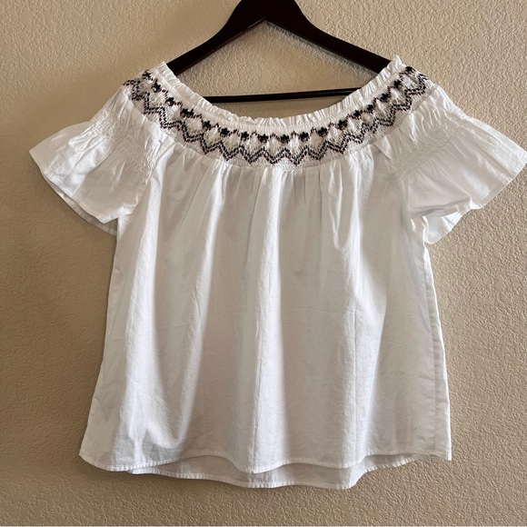 Old Navy Smocked Off the Shoulder Top Size Medium NWT - Picture 7 of 7